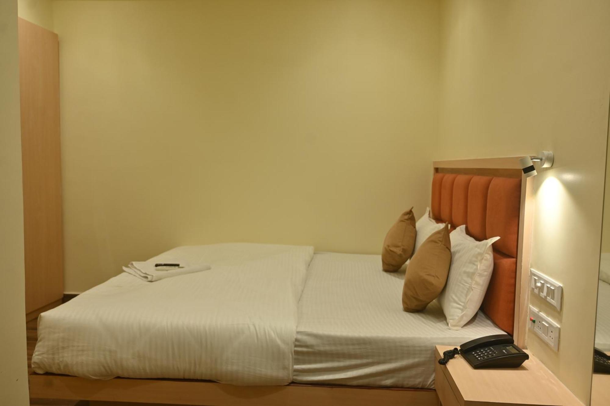 Golden Square - Kolkata Airport Hotel Ngoại thất bức ảnh