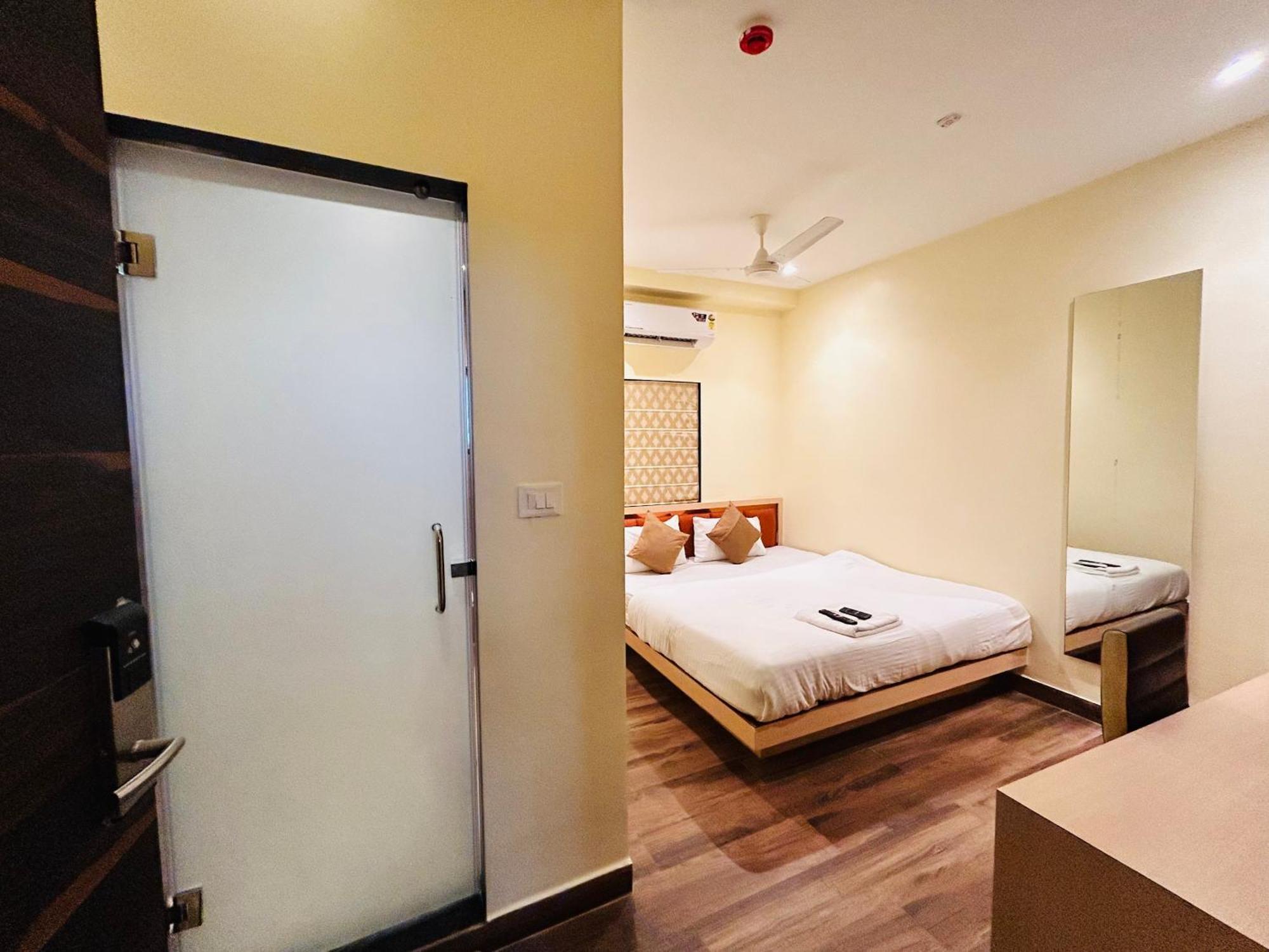 Golden Square - Kolkata Airport Hotel Ngoại thất bức ảnh